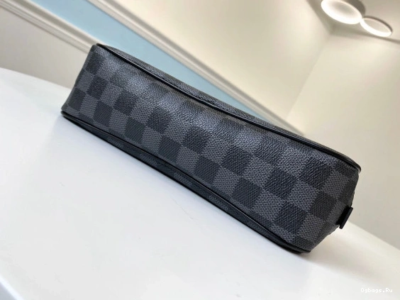 TOILETRY GM POUCH VUITTON LOUIS 1231